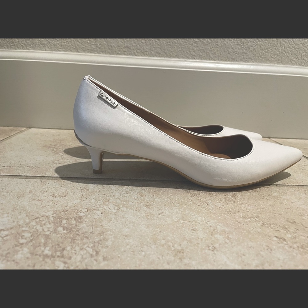 Calvin Klein white leather Heel